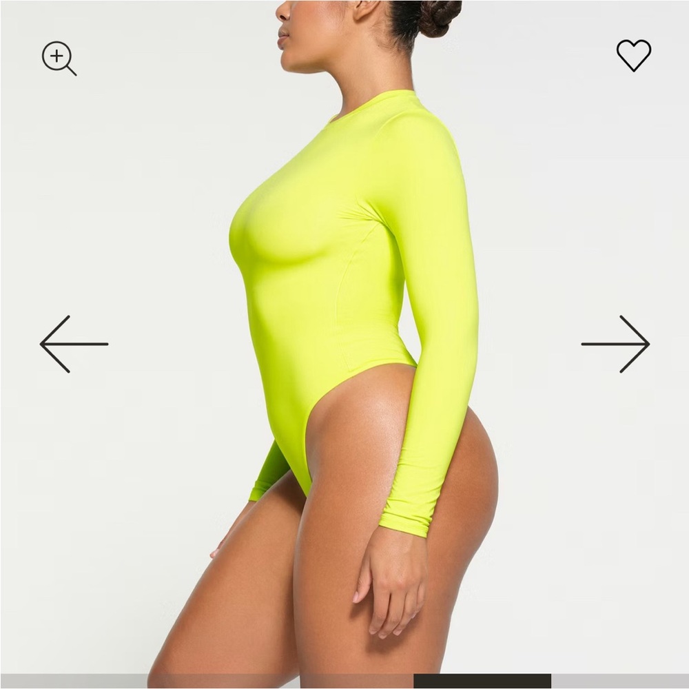 SKIMS Long Sleeve Body Suit - Picture 2 of 4